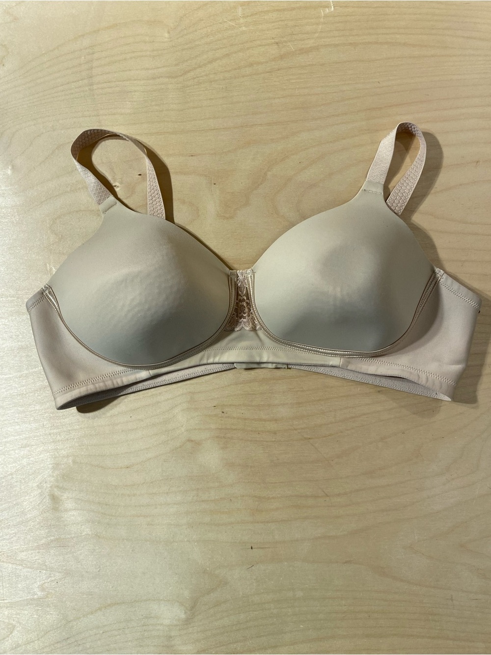 Vanity Fair Nude Smooth Molded No Wire Bra 42C( (SB)
